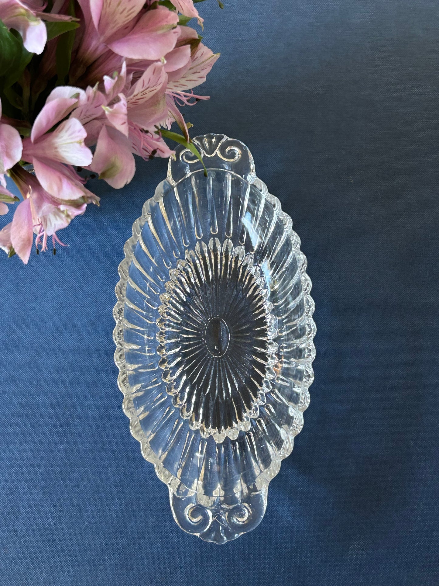 8.5” x 4” x 1.5” H 1940s Anchor Hocking