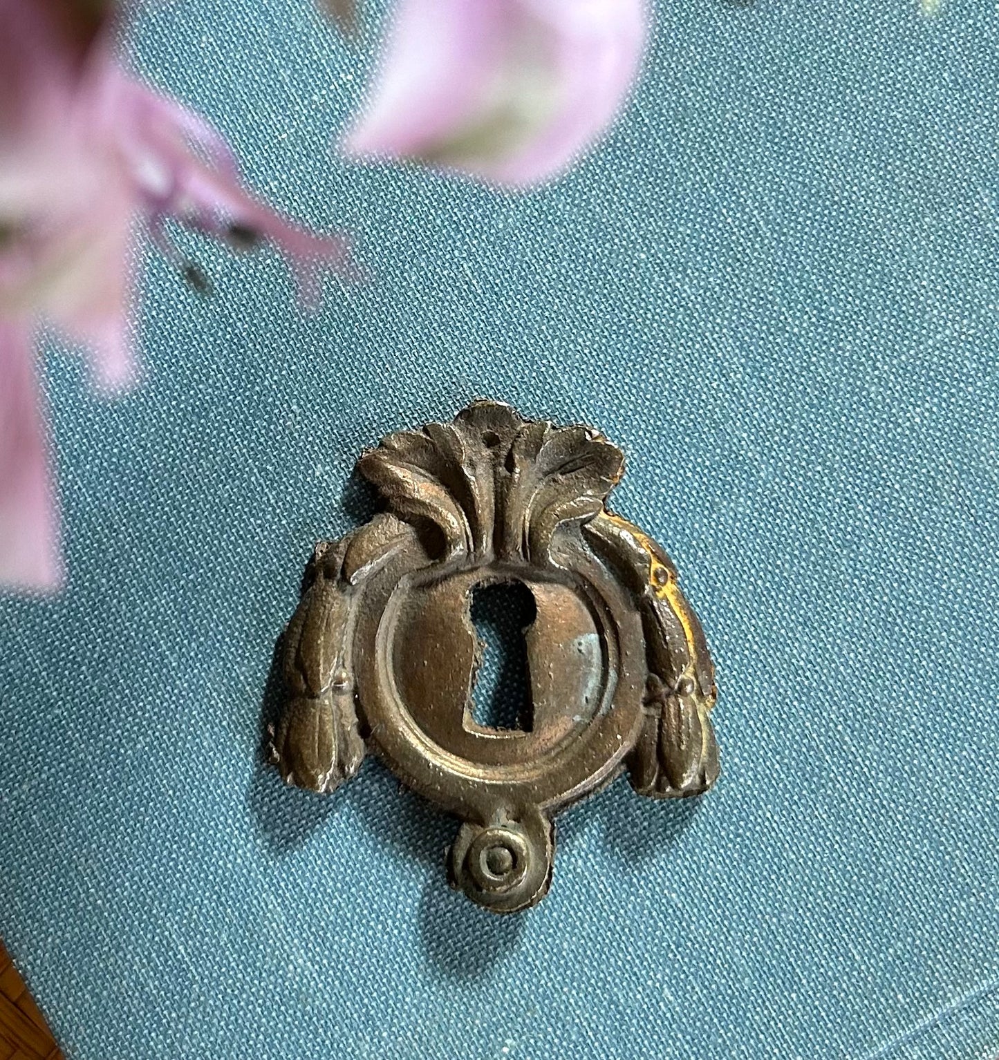 2.25” x 1.75” French Keyhole Escutcheon