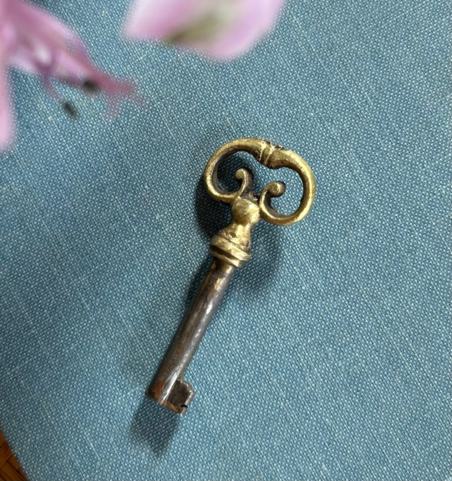 2.5” French Antique Two-toned Key
