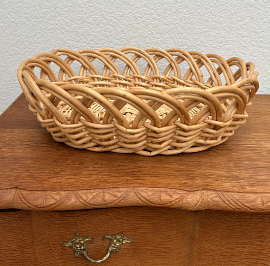 2 Sizes- Scallop Edge Basket