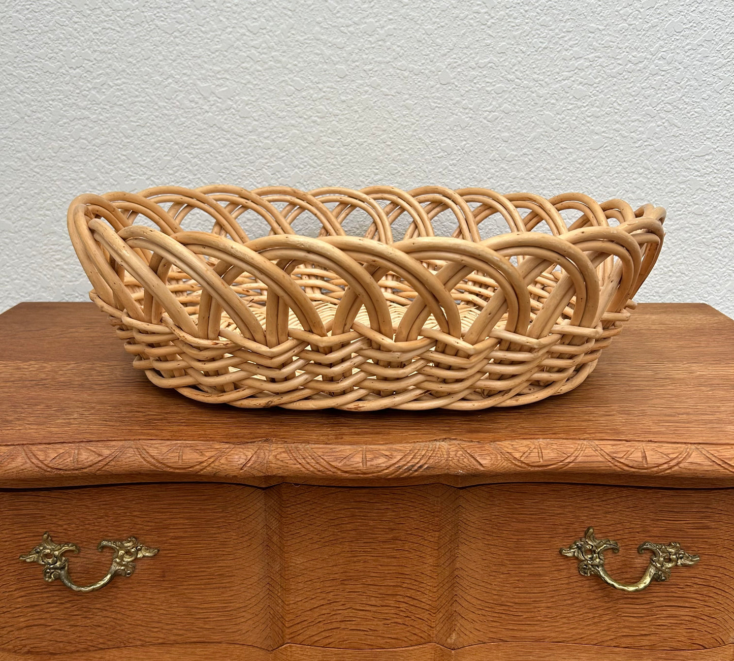2 Sizes- Scallop Edge Basket