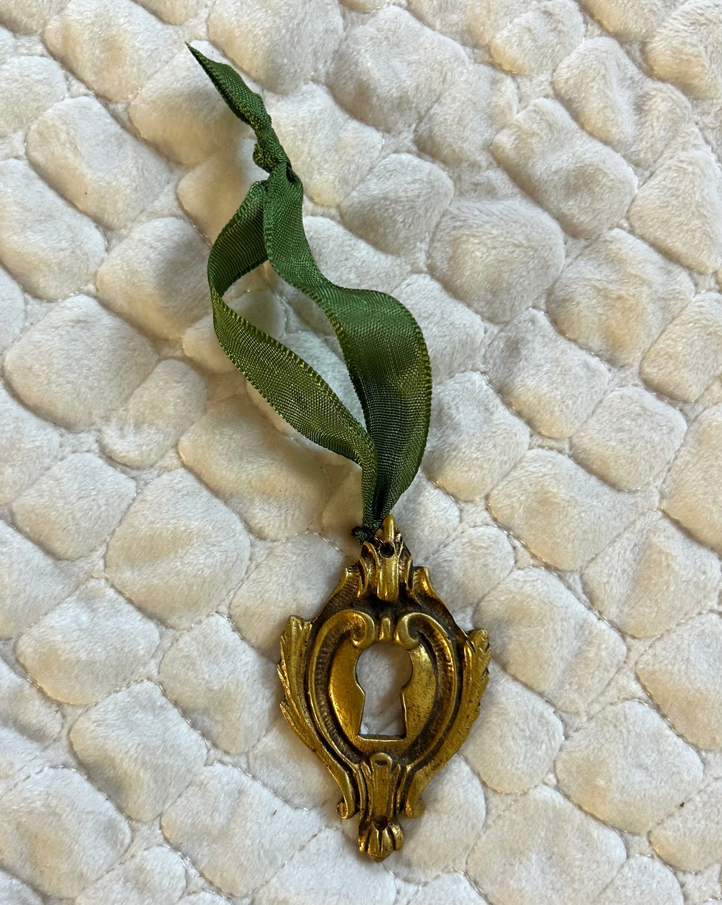 2.5” x 1.75” French Keyhole Escutcheon