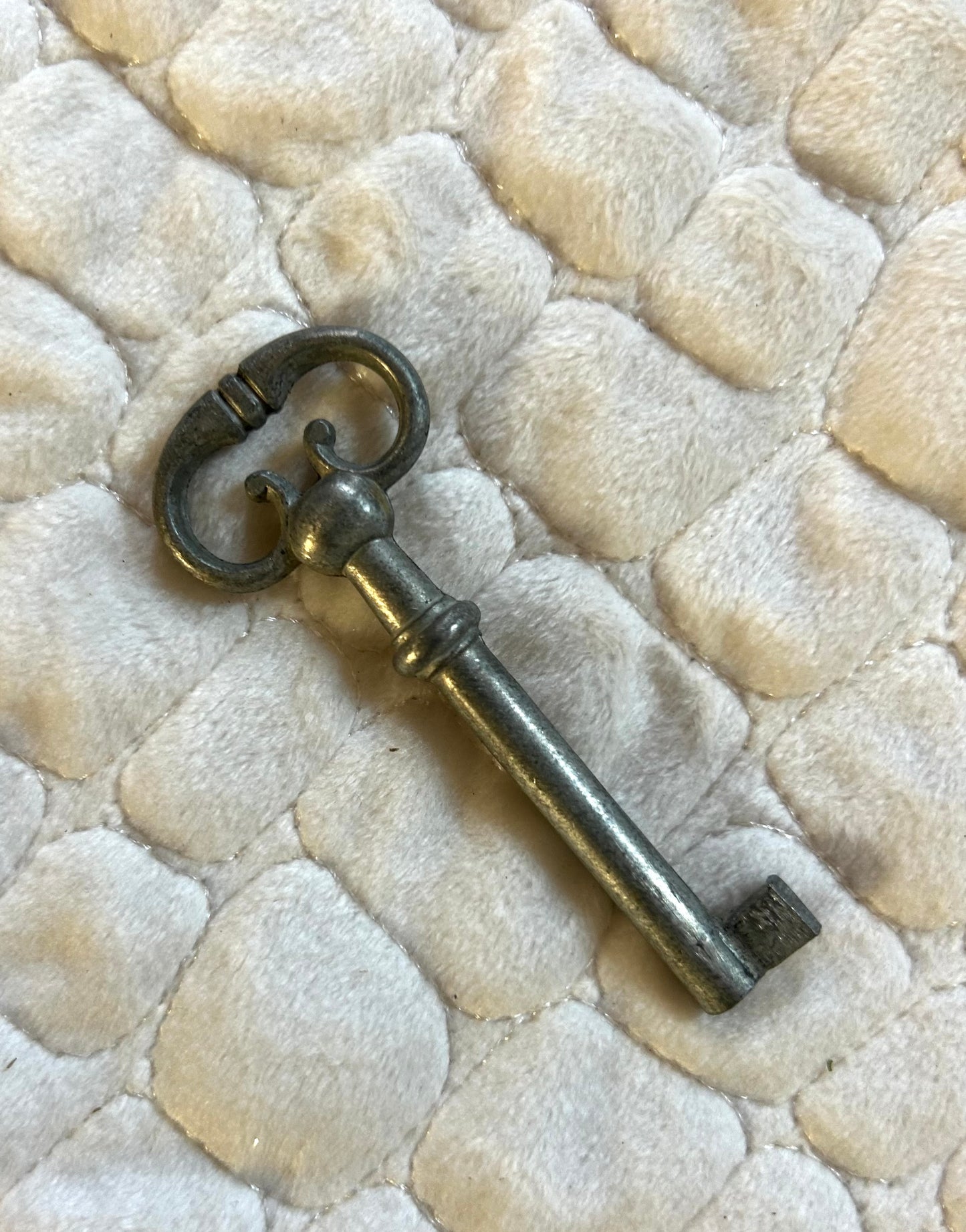 3” French Vintage Key